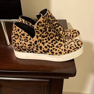 Steve Madden wedge shoe